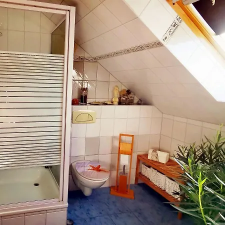 Huebsche Ferienwohnung In Mit Blick Auf Ruegen شقة *