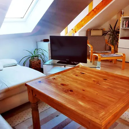 Huebsche Ferienwohnung In Mit Blick Auf Ruegen شقة لوبمين