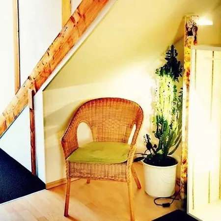 Huebsche Ferienwohnung In Mit Blick Auf Ruegen * لوبمين
