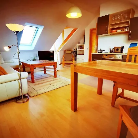 Huebsche Ferienwohnung In Mit Blick Auf Ruegen