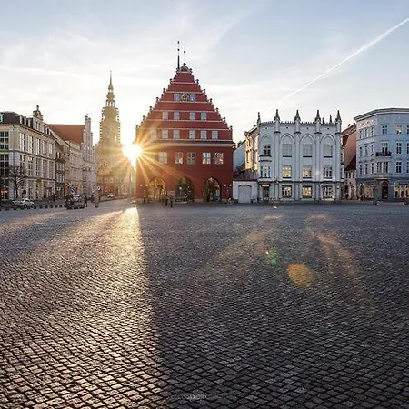 شقة Huebsche Ferienwohnung In Mit Blick Auf Ruegen لوبمين